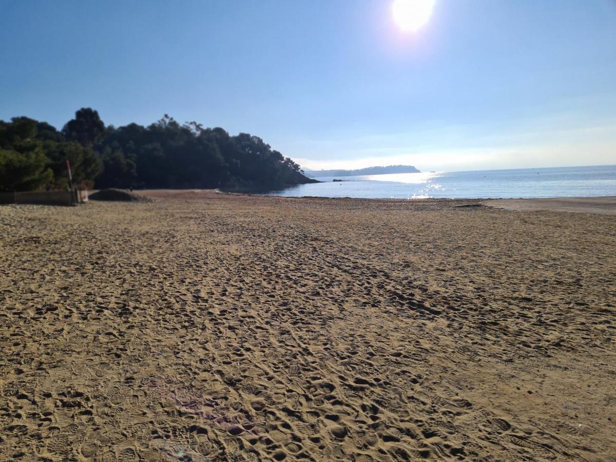 Petit Coin De Paradis Les Pieds Dans L'Eau La Londe-les-Maures Exterior foto